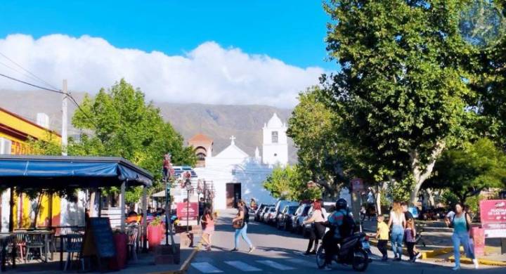 La oposición propone bajar un 50% los impuestos a comercios en temporada baja