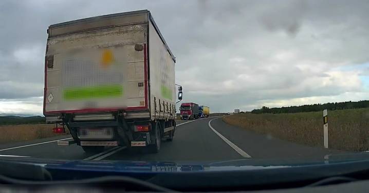 El vídeo de TikTok de una maniobra kamikaze del conductor de un camión que ayudó a su detención