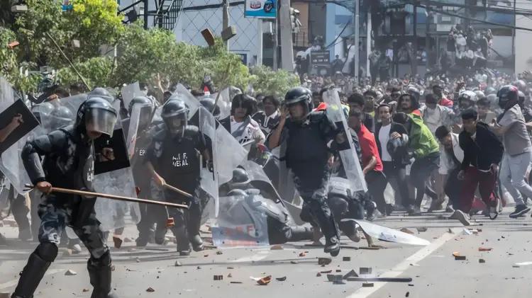 Al menos 25 muertos en violencia en Nepal; entre l...