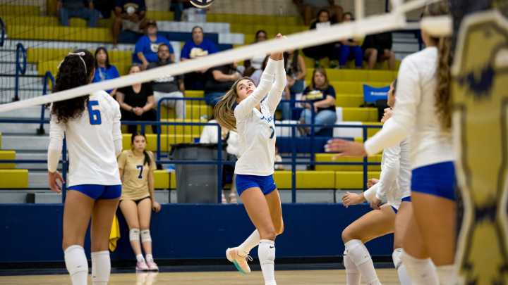 Eastwood wins five-set match over Coronado in El Paso