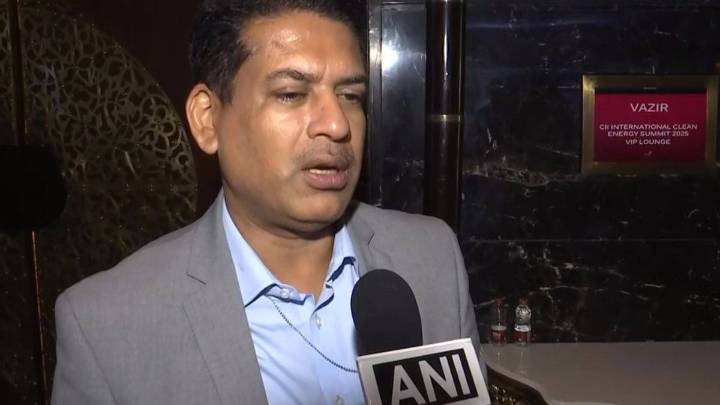 MNRE Eyes 1 Crore Households Under PM Suryaghar Rooftop Solar Scheme Republic Business