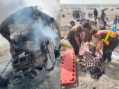 Eight killed as bus collides with Iranian oil vehicle in Panjgur