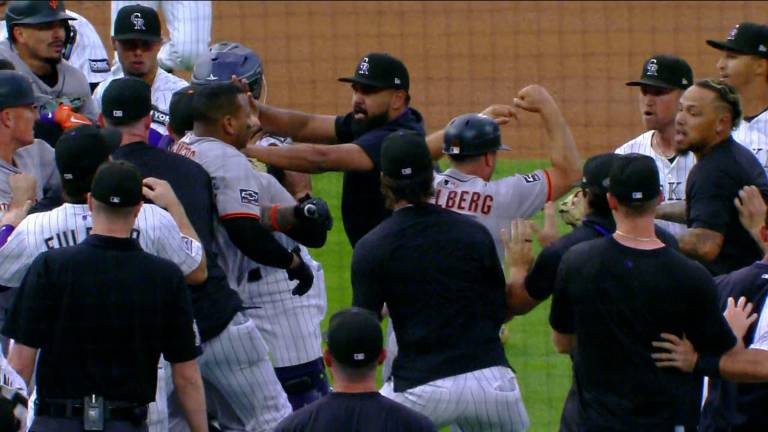 Chapman, suspendido un juego por participación en trifulca de Gigantes