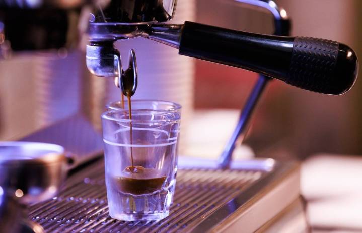 ‘Bikini barista’ owner stole wages, sexually harassed staff, WA lawsuit says
