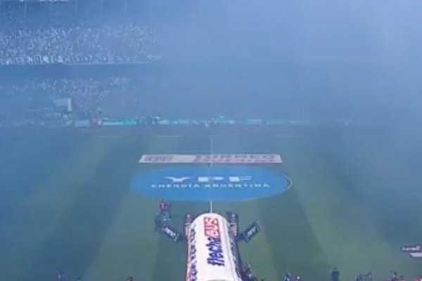 Clásico de Avellaneda: así fue el impresionante recibimiento de la hinchada de Racing