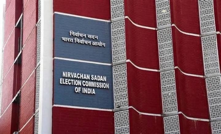 EC mandates postal ballot count before last 2 EVM rounds