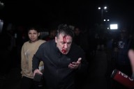 Piedrazos, botellazos y un periodista herido en el Acto de Milei en Moreno