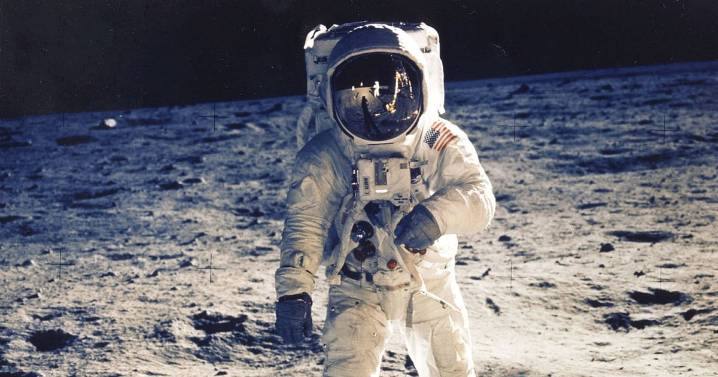Woman duped out of thousands by fake astronaut who was 'in need of oxygen'