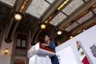Demanda la Presidenta «pesquisa a fondo» por asesinato de paisano a manos del ICE