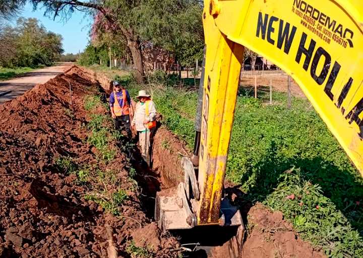 SAMEEP amplía de la red de agua en el paraje La Chiquita cerca de Sáenz Peña