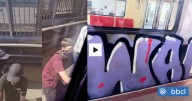 VIDEO | Grupo detiene el Metro para rayar vagón entre estaciones Parque O’Higgins y Rondizzoni