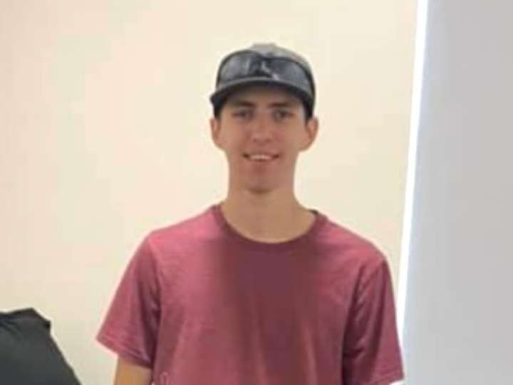 Foto de presunto asesino de Charlie Kirk con una camisa pro