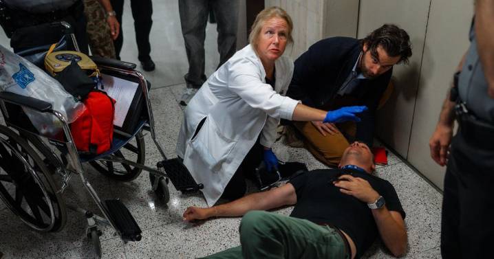 Federal agents grab and shove journalists outside NYC immigration court, sending one to hospital
