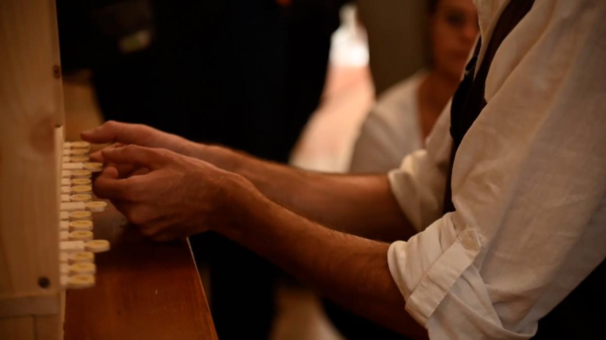 Un español consigue hacer sonar en Jerusalén el órgano más antiguo de la cristiandad