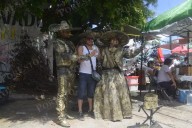 “Nopalito y Tequila”, pareja de artistas urbanos llevaron la Revolución Mexicana hasta los tianguis de Cancún
