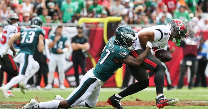 Game ball, three stars, and snap count analysis: Week 4, Eagles at Buccaneers