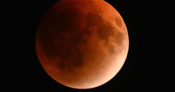 Best UK places to see lunar eclipse 'blood moon' tonight according to Met Office