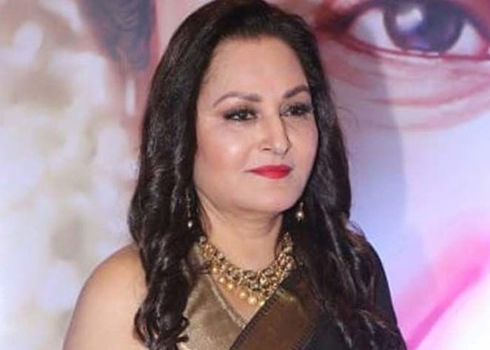 Jaya Prada offers prayers at the famous Tarapith Temple during Navratri