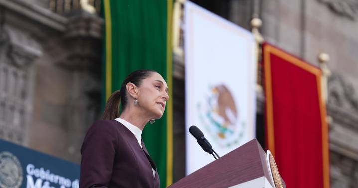 Claudia Sheinbaum encabeza desfile por la Independencia; defiende soberanía de México