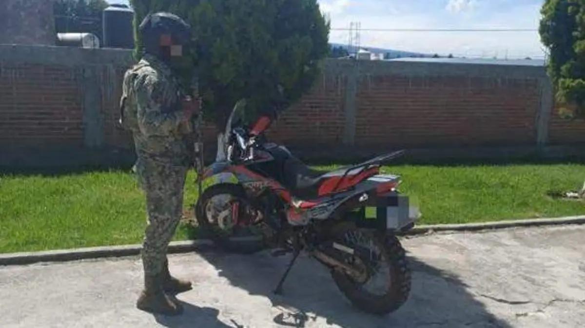 Aseguran en Apizaco motocicleta con reporte de robo en Santa Anita Huiloac