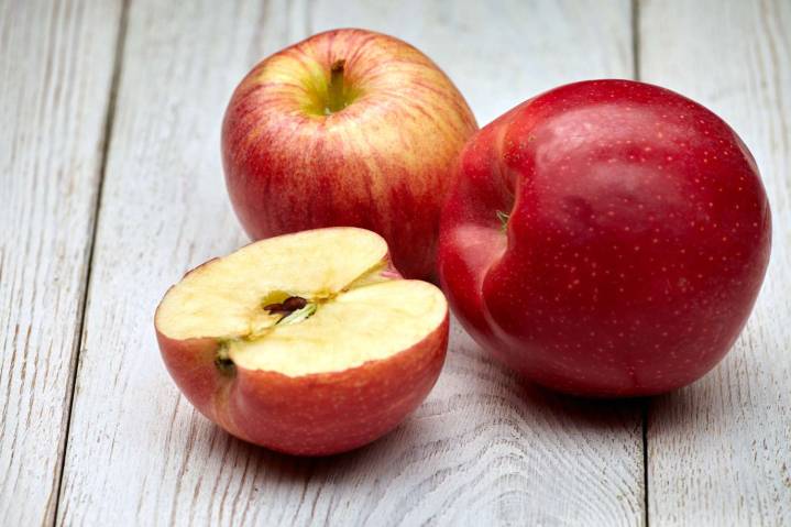 8 Health Benefits of Eating Apples Every Day