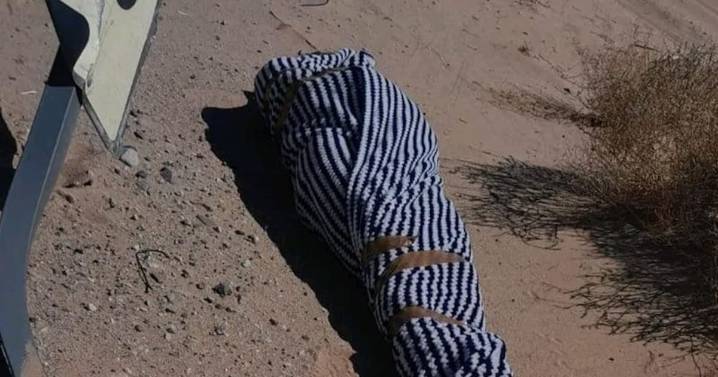 Localizan cuerpo envuelto en alfombra en zona desértica
