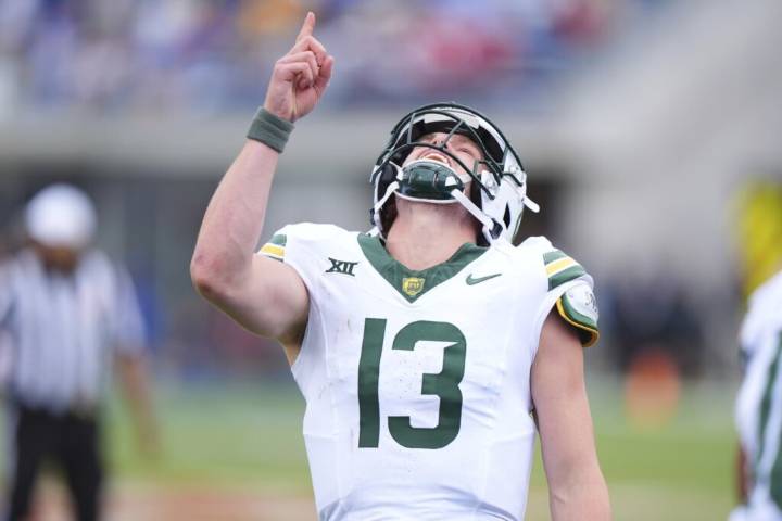 AP Player of the Week: Sawyer Robertson throws for 400 yards again to lead Baylor’s comeback vs. SMU