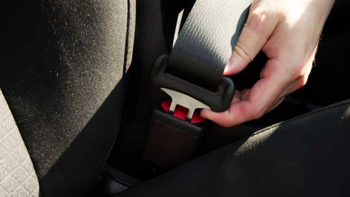 La DGT está pidiendo que cambies ya tu cinturón de seguridad en estos coches: riesgo para la salud y de multa
