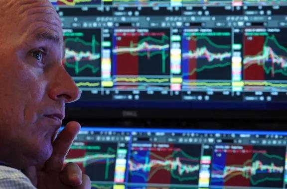 Jornada financiera: el dólar marcó un nuevo máximo en $1.475