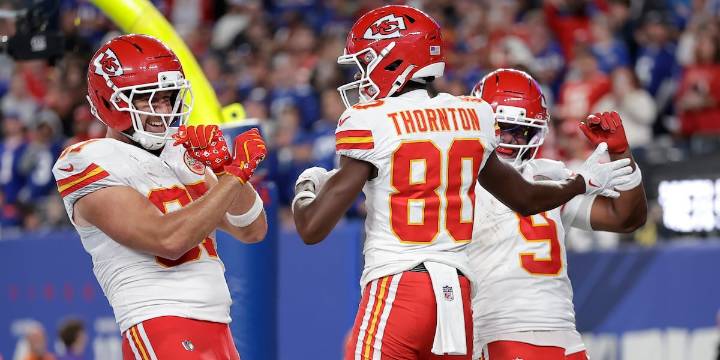 Patrick Mahomes and the Chiefs beat the Giants for their first win this season