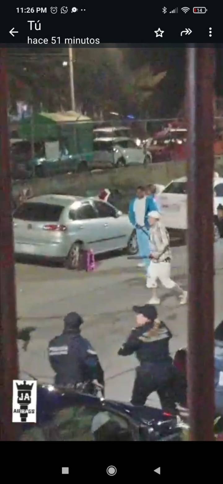 Tremenda riña en Lomas del Ajedrez; policías realizaron disparos al aire