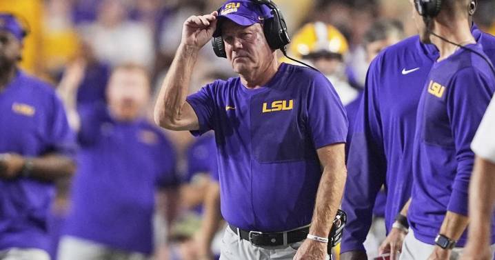 Brian Kelly combats scrutiny of No. 3 LSU's offense with a rant after a win over Florida