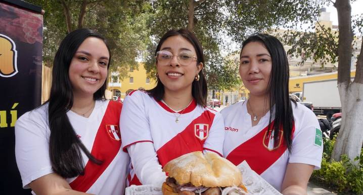Ica: entregan cientos de panes con chicharrón y votan por Perú en la final