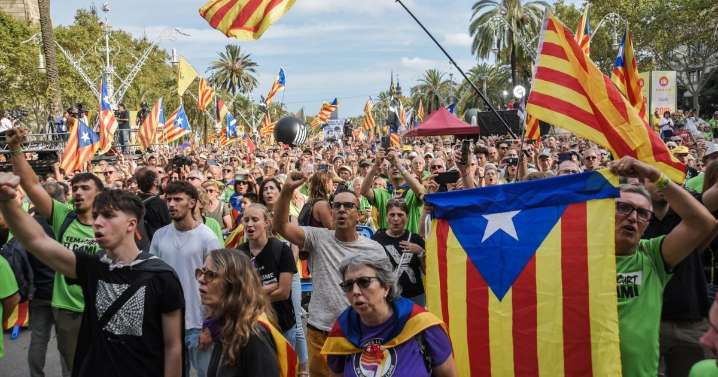¿El nacionalismo sustituye a la fe? Celebran la Diada en Catalunya Ràdio como «procesión de una sociedad laica»
