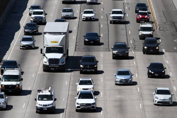 Lane closures on 405 Fwy in place this weekend