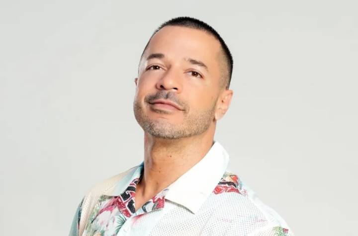 Xuxo rinde homenaje al “Gallo de la salsa” Tito Rojas