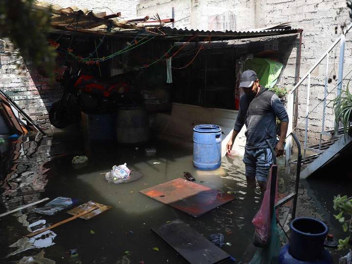 Alista Bienestar apoyos para afectados de Neza e Iztapalapa tras intensas lluvias