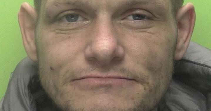 Elderly robbery victim bravely tried in vain to fight off cashpoint attacker