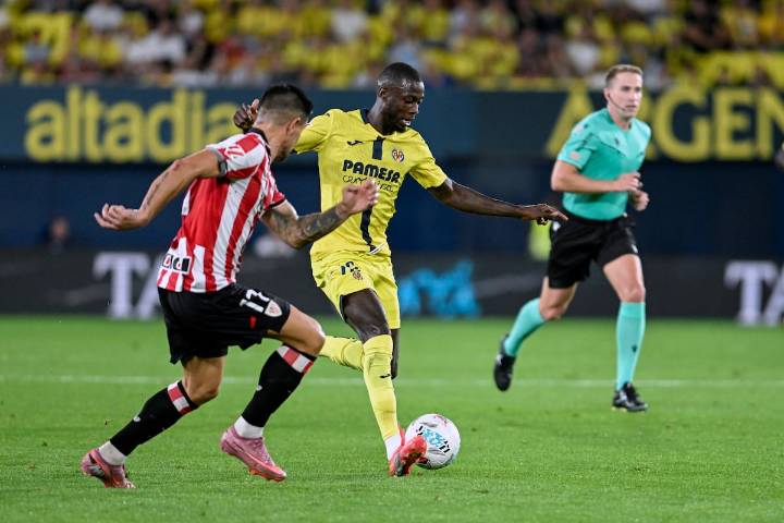 Moleiro, de caza en el área del Athletic, le da la victoria al Villarreal