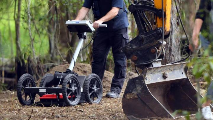 Ground-penetrating radar used in cold
