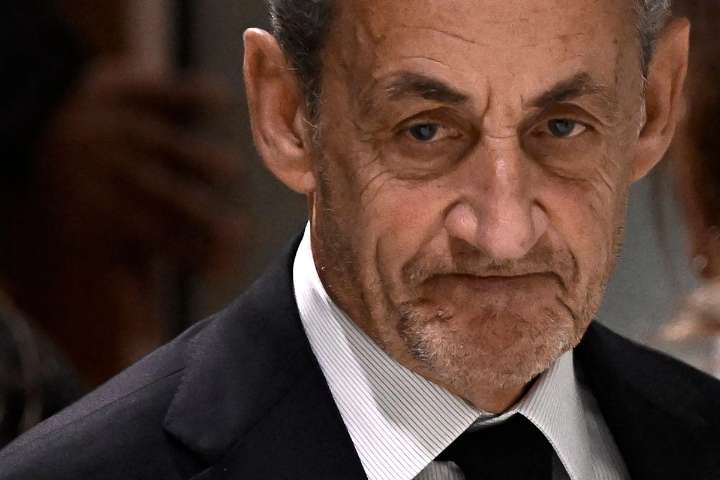 Condenan a cinco de años de cárcel al ex presidente francés, Nicolas Sarcozy
