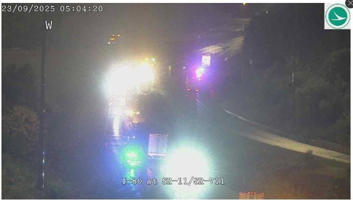 Truck jackknife closes westbound traffic on I