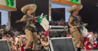 ¿Falta de respeto en Chiapas? Bailarina exótica usa la bandera de México en show previo al Grito