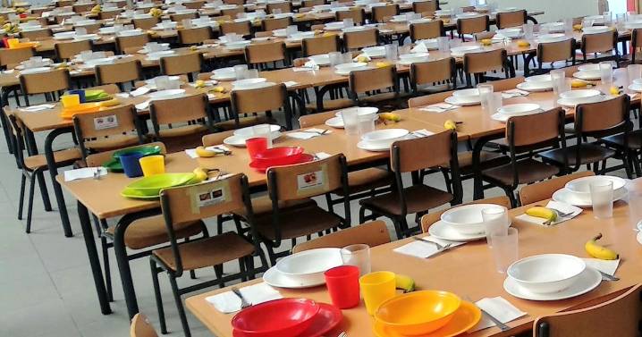 Menores resultan intoxicados con comida de comedor escolar en Dorado