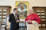 Pope Leo XIV discusses Gaza, 2-state solution with Israeli president