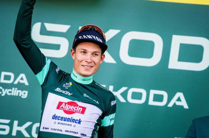 Philipsen gana al sprint; Vingegaard mantiene el liderato en La Vuelta