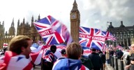¡Protesta histórica en Londres! Más de 110.000 marchan contra los migrantes y las políticas de asilo