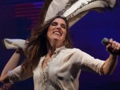 Soledad Pastorutti enseñó en La Voz Argentina cómo se debe revolear un poncho