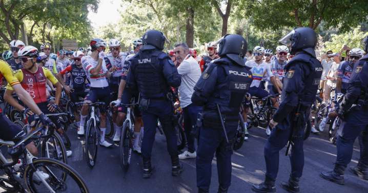 La Vuelta a España termina entre disturbios: cancelan la última etapa por protestas propalestinas en Madrid
