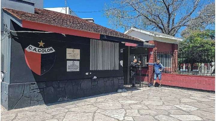 Colón amaneció con las puertas cerradas tras los incidentes